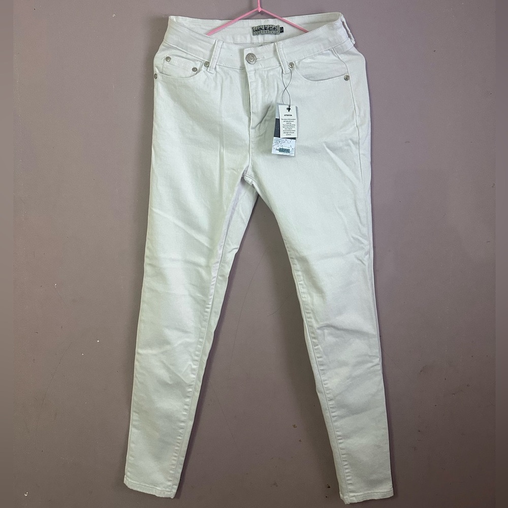 White Skinny Jeans with Modern Minimalist Design